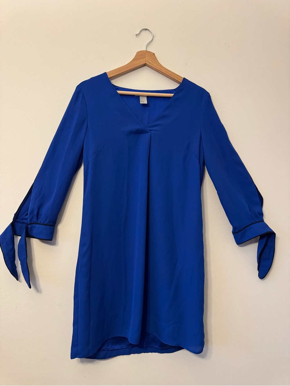H&M Coral Blue V-Neck Midi Dress Size US 2 Long Sleeve Feminine Elegant Dress